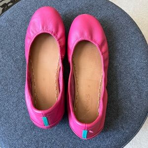 Tieks Fuchsia Flats - Size 6